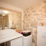 Dalmatinisches Haus In Der Altstadt Von By Interhome Prázdninový dům